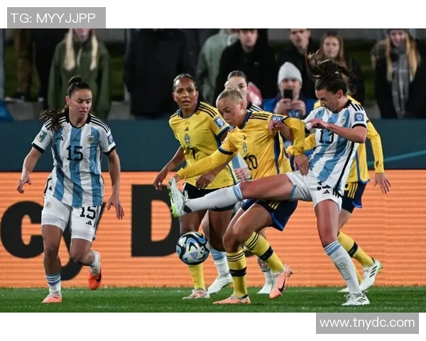 帅气足球明星的魅力与风采解析以及他们在场上场下的精彩瞬间