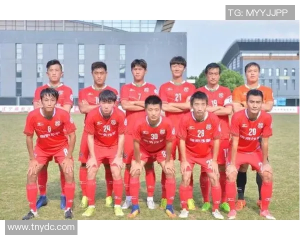 武汉足球队在选拔赛中以98分稳居积分榜首位，表现令人瞩目